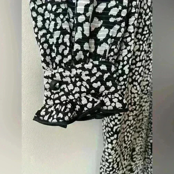 Vintage Valentino Dress with collar - Picture 5 of 7